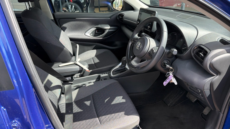 Toyota Yaris 1.5 Hybrid Icon 5dr CVT Hybrid Hatchback